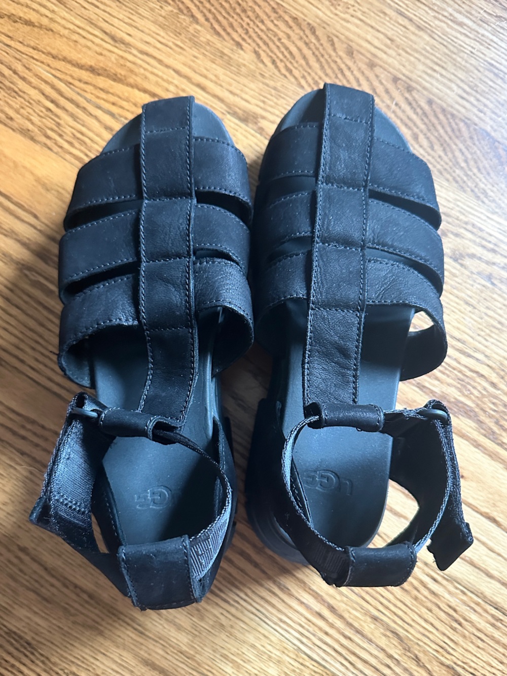 UGG Women's Ashton Strappy in Black